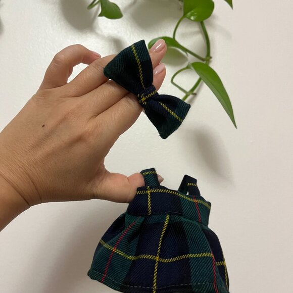 Labubu outfit Hand Made Green Tartan Dress and Bow - Picture 2 of 4